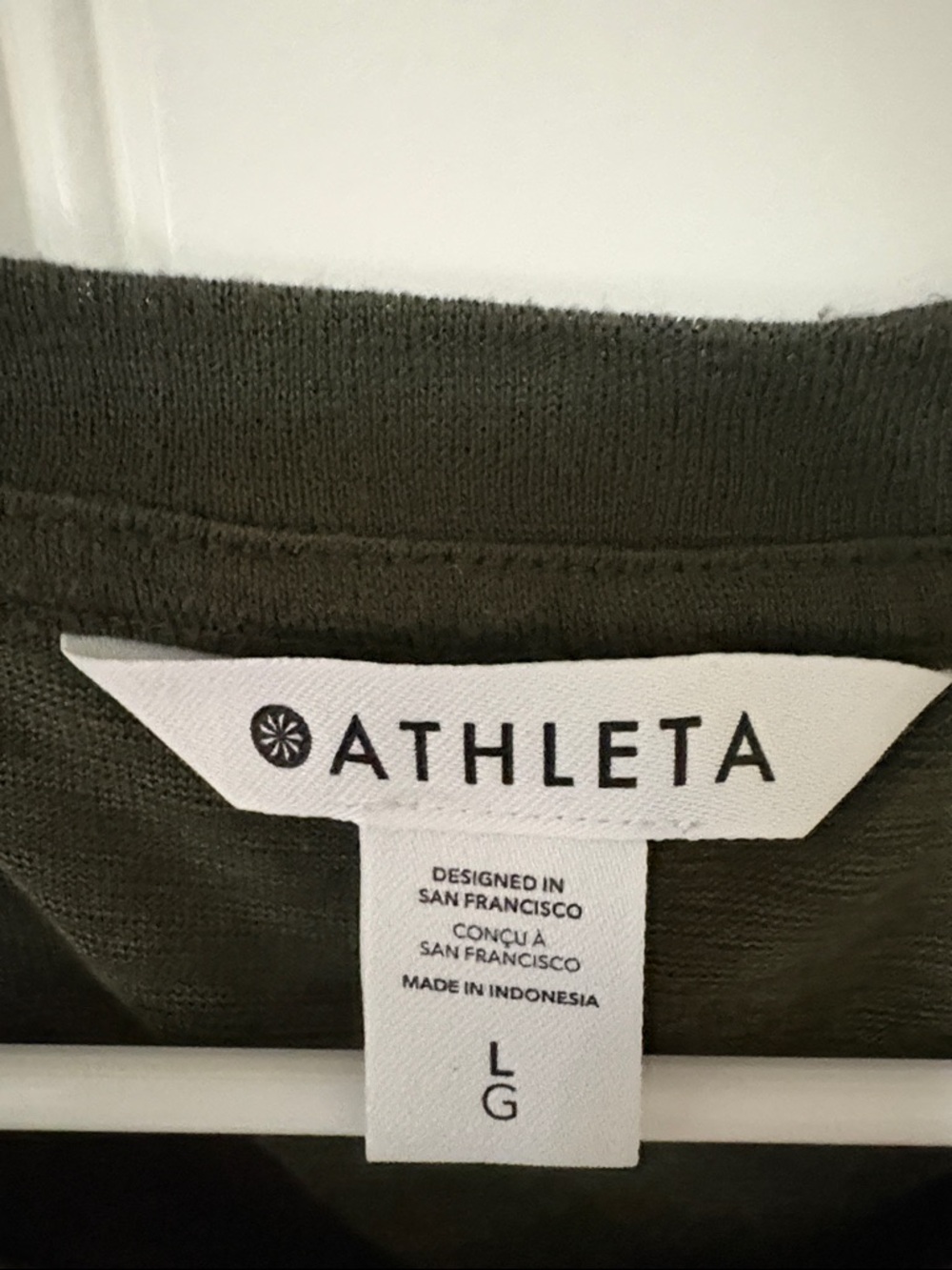 Athleta Women's Olive Green Sleeveless Tank - Picture 4 of 10